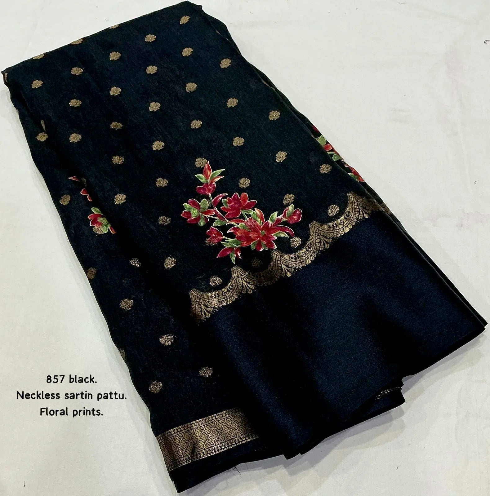 Ak- 856 neckless sartin pattu